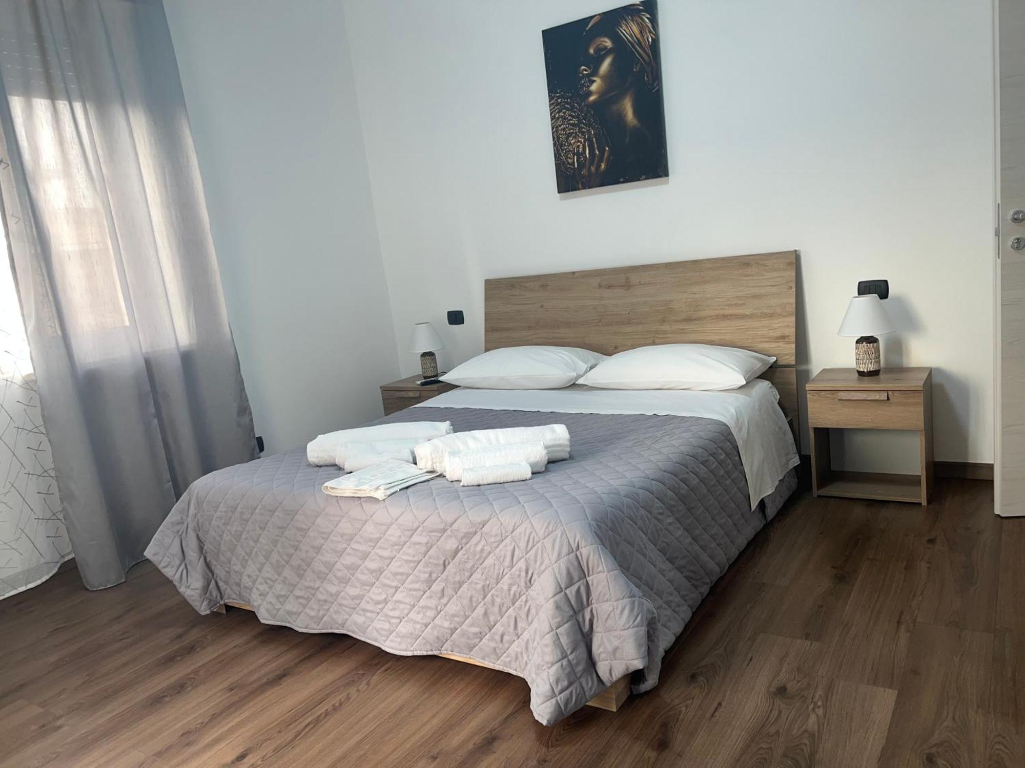 Juliet N - Rental Rooms เวโรนา ภายนอก รูปภาพ