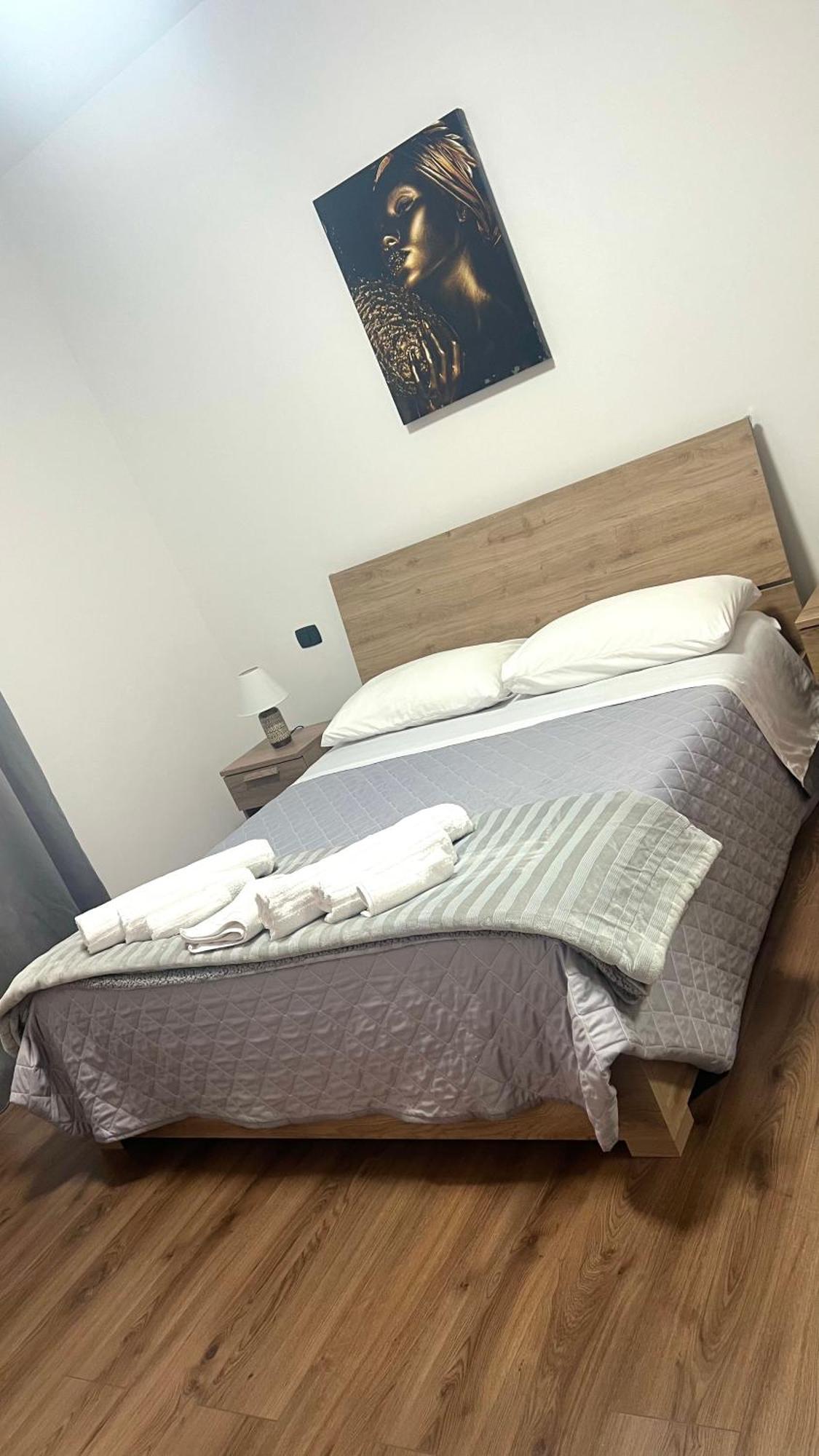 Juliet N - Rental Rooms เวโรนา ภายนอก รูปภาพ